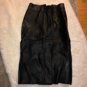 Leather slit skirt